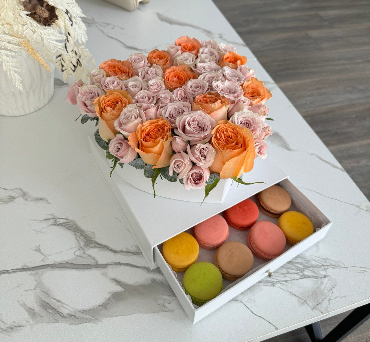 Box with Roses and Macarons