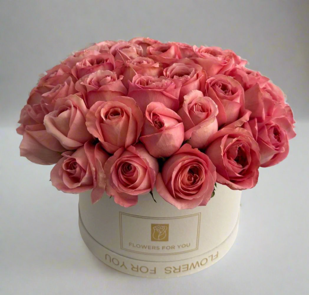 50 Pink Roses in Box