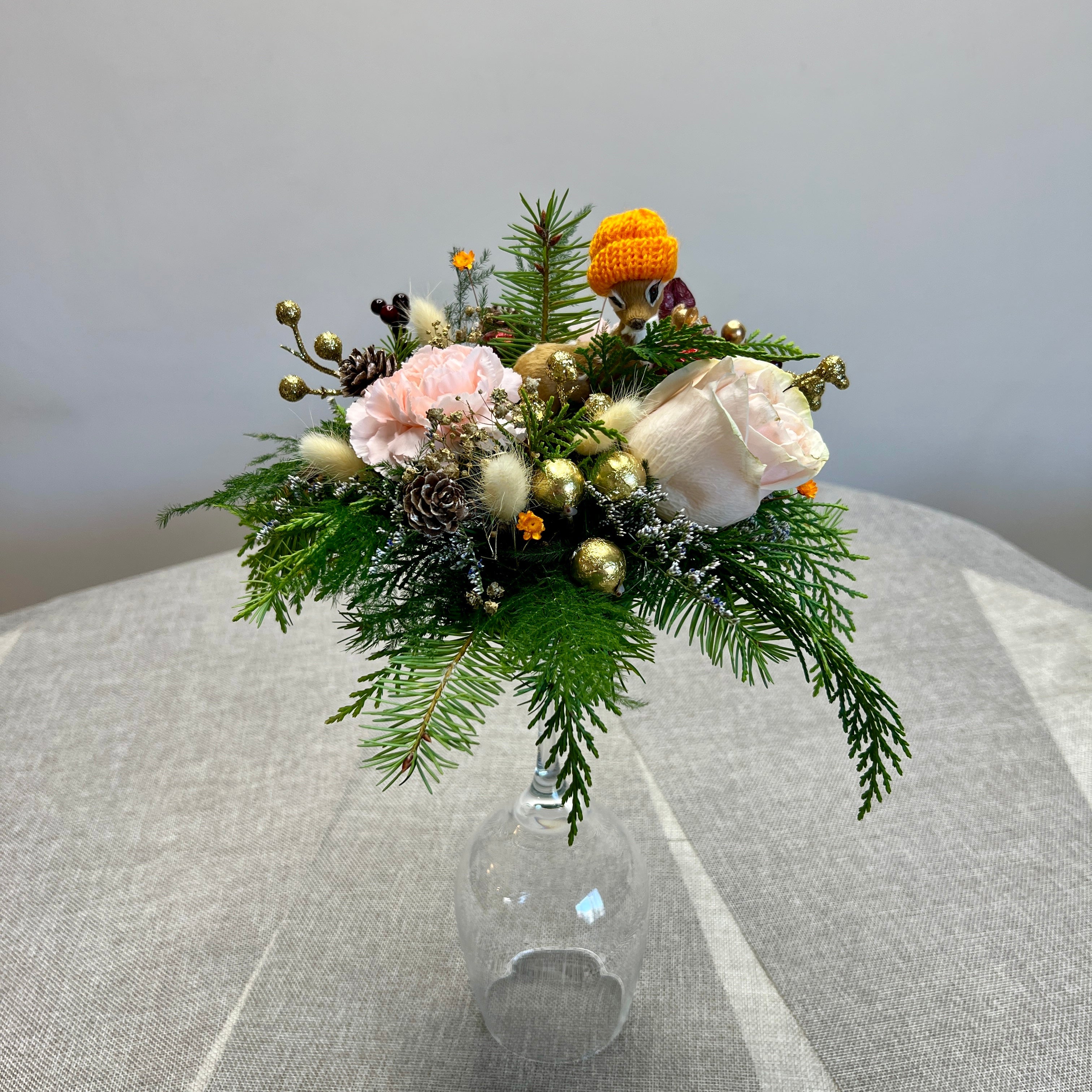 Christmas Arrangement - elegant details