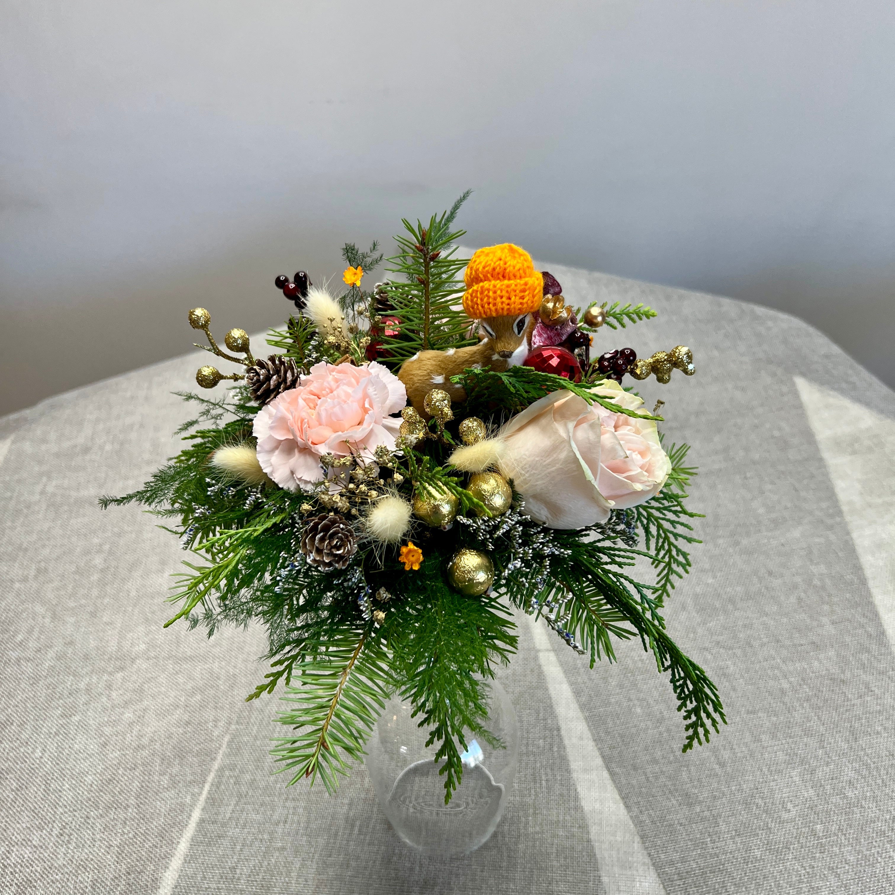 Christmas Arrangement - elegant details